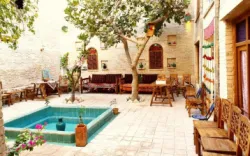 اقامتگاه سنتی ماه سلطان شیراز - نمای محوطه