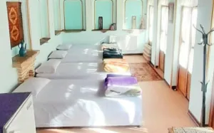 اقامتگاه بومگردی آنا شیراز - اتاق 4 تخته (4 تخت 1 نفره)