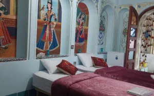 اقامتگاه سنتی ملک تاج شیراز - اتاق 2 تخته (2 تخت 1 نفره)