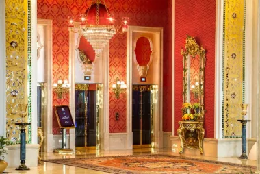 هتل اسپیناس پالاس تهران - نمای ورودی