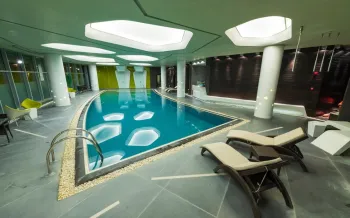 هتل رمیس تهران - استخر