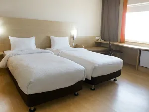 هتل رمیس تهران - اتاق 2 تخته (2 تخت 1 نفره)