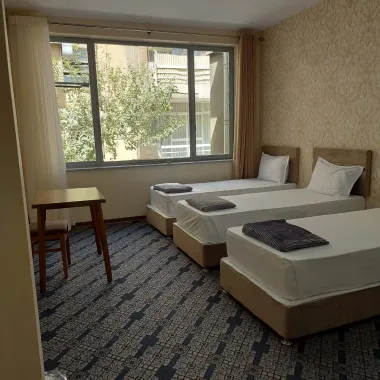 مهمانپذیر ترنج تهران - اتاق 3 تخته (3 تخت 1 نفره)