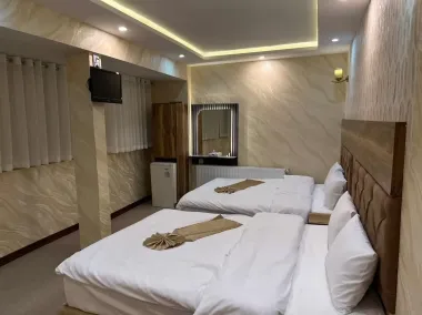 هتل عالی نو مشهد - اتاق ۳ تخته (۱ تخت ۲ نفره + ۱ تخت ۱ نفره)