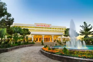 هتل بزرگ پارک حیات مشهد - نمای بیرونی 