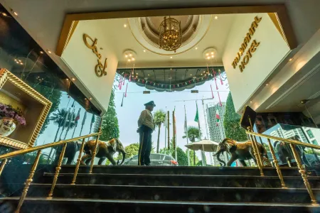 هتل آپارتمان تاج محل تهران - نمای ورودی