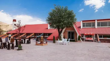 هتل ایرانگردی جهانگردی میگون تهران - نمای بیرونی