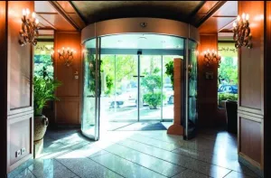 هتل رامتین تهران - نمای ورودی