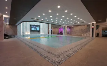 هتل سیمرغ تهران - استخر