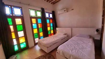 اقامتگاه سنتی گل طاها شیراز - اتاق 2 تخته (2 تخت 1 نفره)