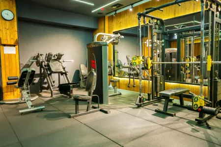 هتل هویزه تهران - مجموعه ورزشی