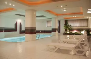 هتل آپارتمان سپهر تهران - استخر