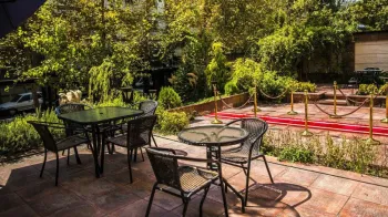 هتل آپارتمان طوبی تهران - نمای محوطه