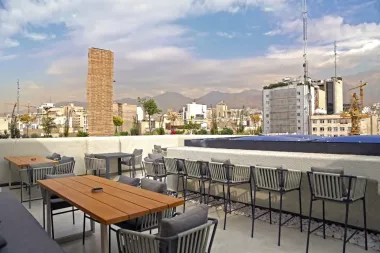 هتل آپارتمان طوبی تهران - روف گاردن