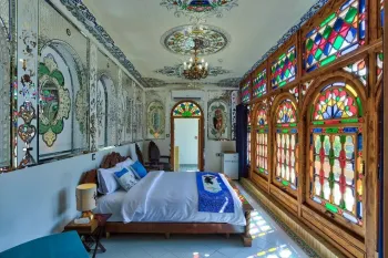 بوتیک هتل خانه زیبا شیراز - اتاق 2 تخته (1 تخت 2 نفره)