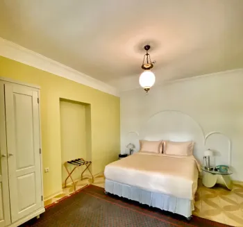 بوتیک هتل پاسیو شیراز - اتاق 2 تخته (1 تخت 2 نفره)