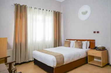 هتل آرمان تهران - اتاق 2 تخته (1 تخت 2 نفره)