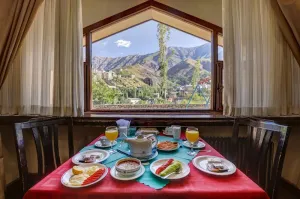 هتل جهانگردی شمشک تهران - میز صبحانه