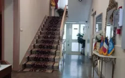 هتل نادر تهران - راه پله