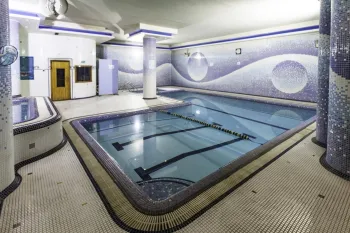 هتل آساره تهران - استخر