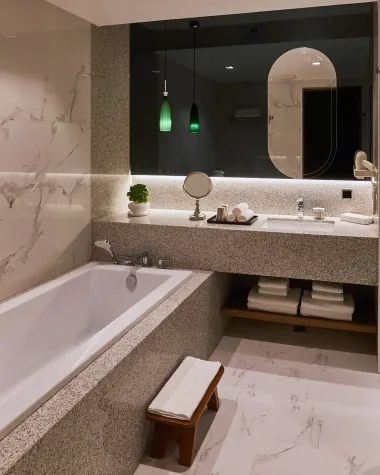 هتل بزرگ تهران - سرویس بهداشتی