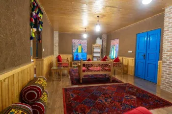 اقامتگاه بومگردی به یاد ماندنی رامسر - نمای اتاق