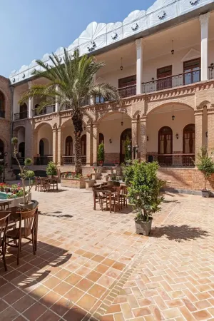 هتل بوتیک عمارت ملوکانه تهران - نمای محوطه