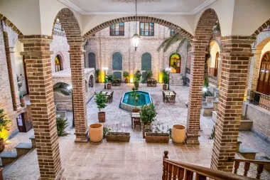 هتل بوتیک عمارت ملوکانه تهران - نمای محوطه