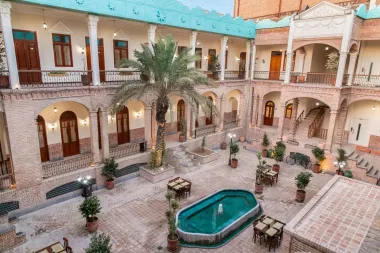 هتل بوتیک عمارت ملوکانه تهران - نمای محوطه