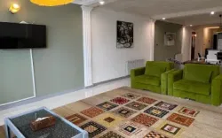 خانه مسافر دلمون رامسر - نمای اتاق 