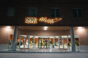 هتل پردیس فناوری تهران - نمای بیرونی