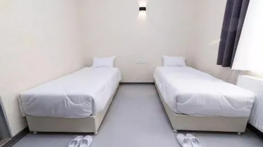 هتل پیروز تهران - اتاق 2 تخته (2 تخت 1 نفره)