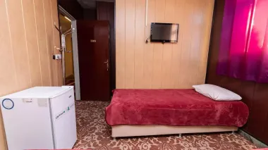 هتل پیروز تهران - اتاق 1 تخته (1 تخت 1 نفره)