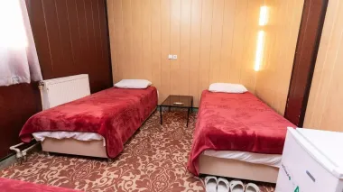 هتل پیروز تهران - اتاق 2 تخته (2 تخت 1 نفره)