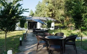 هتل بوتیک کچا رشت - نمای محوطه