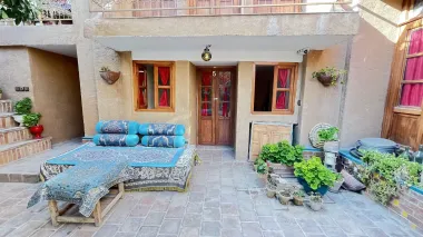 اقامتگاه بومگردی بازار اصفهان - نمای محوطه