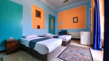 افامتگاه بومگردی هاتف اصفهان - اتاق 2 تخته (2 تخت 1 نفره)