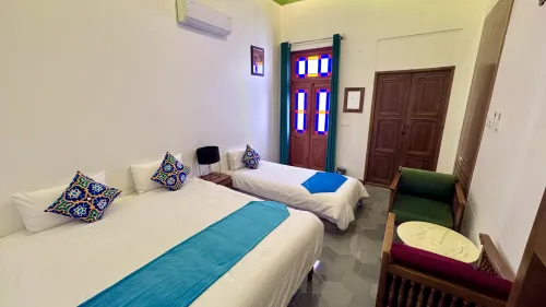 اقامتگاه سنتی خانه صدیق اصفهان - اتاق 3 تخته (1 تخت 2 نفره 1 تخت 1 نفره) 