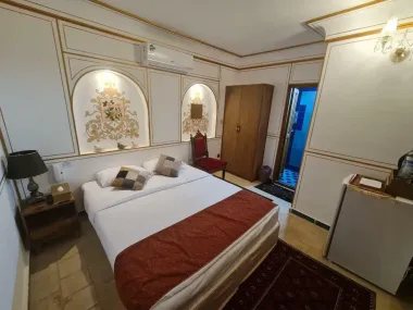 اقامتگاه سنتی عمارت طاووسیه اصفهان - اتاق 2 تخته (1 تخت 2 نفره)