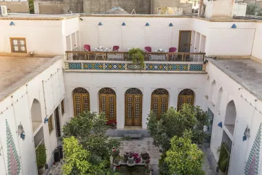 اقامتگاه سنتی کیانپور اصفهان - نمای محوطه