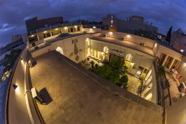 اقامتگاه سنتی کیانپور اصفهان - نمای محوطه