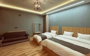 خانه مسافر خانه مادری اصفهان - اتاق 3 تخته (1 تخت 2 نفره 1 تخت 1 نفره)