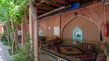 اقامتگاه سنتی آریو اصفهان - نمای محوطه