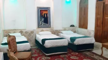 اقامتگاه سنتی خان نشین اصفهان - اتاق 3 تخته (3 تخت 1 نفره)