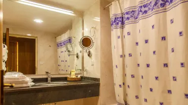 هتل شایان کیش - سرویس بهداشتی و حمام