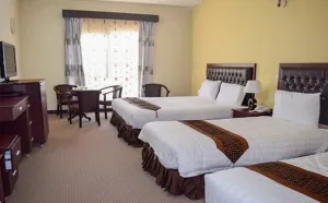 هتل گامبرون کیش - اتاق 4 تخته (1 تخت 2 نفره 2 تخت 1 نفره)