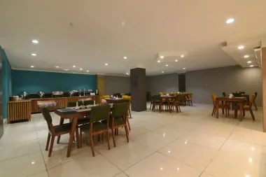 هتل آپارتمان الیت قشم - رستوران