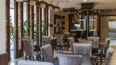 هتل آپارتمان آرش قشم - کافی شاپ