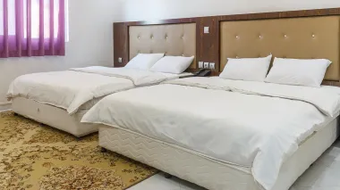 هتل قباد قشم - اتاق 4 تخته (2 تخت 2 نفره)