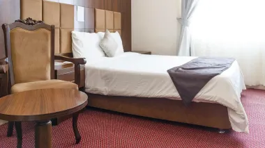 هتل قصر الوند قشم - اتاق 2 تخته (1 تخت 2 نفره)